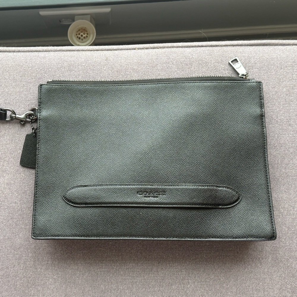 Coach Manhattan Pouch